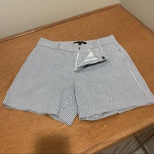 Banana Republic Preppy Seersucker Shorts. Size 0.